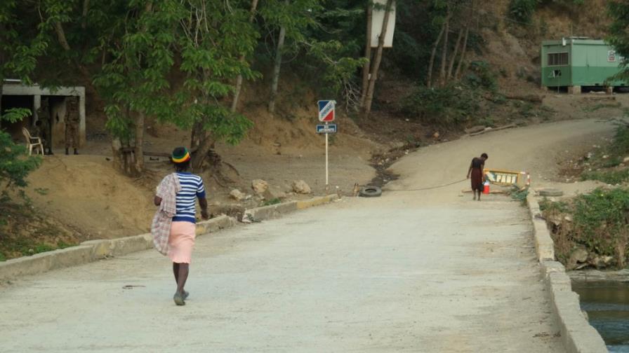 Agrónomo advierte a Haití sobre la construcción de una hidroeléctrica en el lado dominicano del río Artibonito Agrónomo advierte a Haití sobre la construcción de una hidroeléctrica en el lado dominicano del río Artibonito