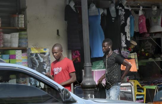 Disminuye presencia de vendedores ambulantes haitianos en Santiago