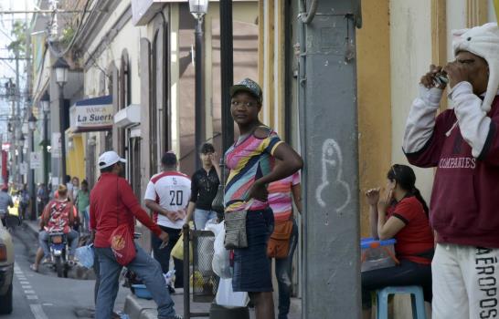 Disminuye presencia de vendedores ambulantes haitianos en Santiago