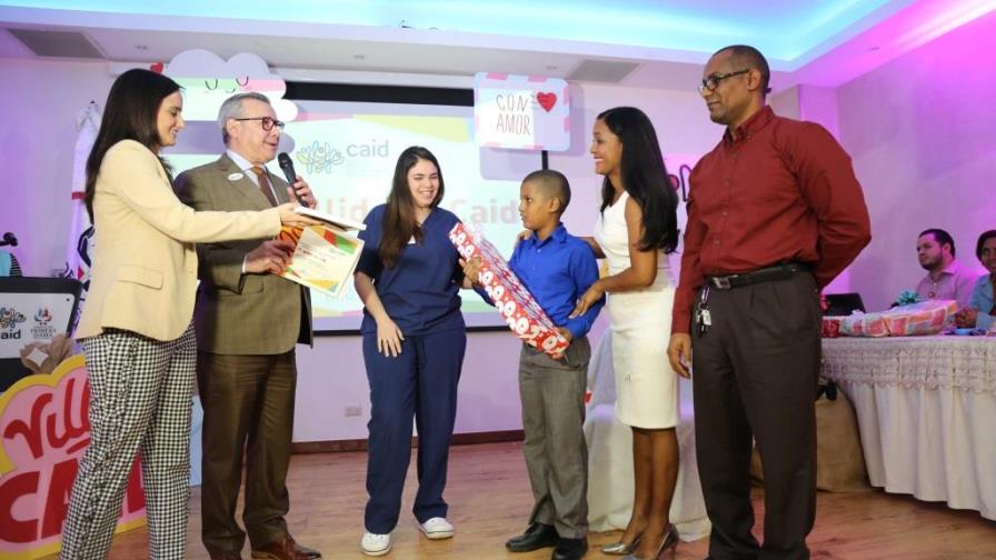 “Este es mi primer discurso”, niño con autismo egresado del CAID, testimonia logros de terapias