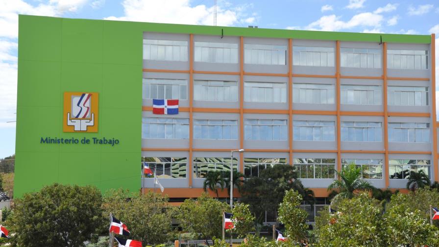 Ministerio de Trabajo reitera Día de la Altagracia no se cambia; el lunes se trabaja