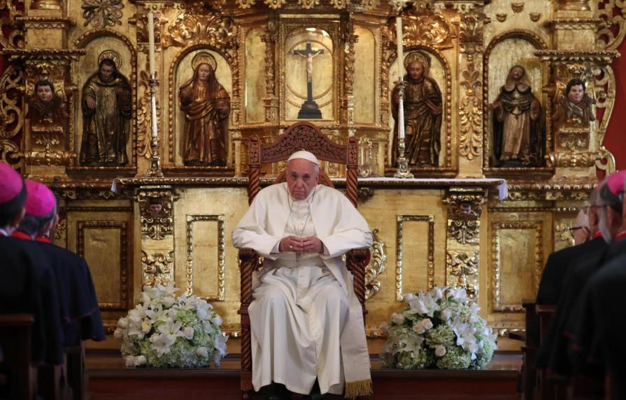 El papa asegura que la política en Latinoamérica sufre una gran “decadencia”
