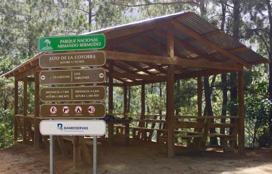 Medio Ambiente presenta mejoras realizadas en el Pico Duarte