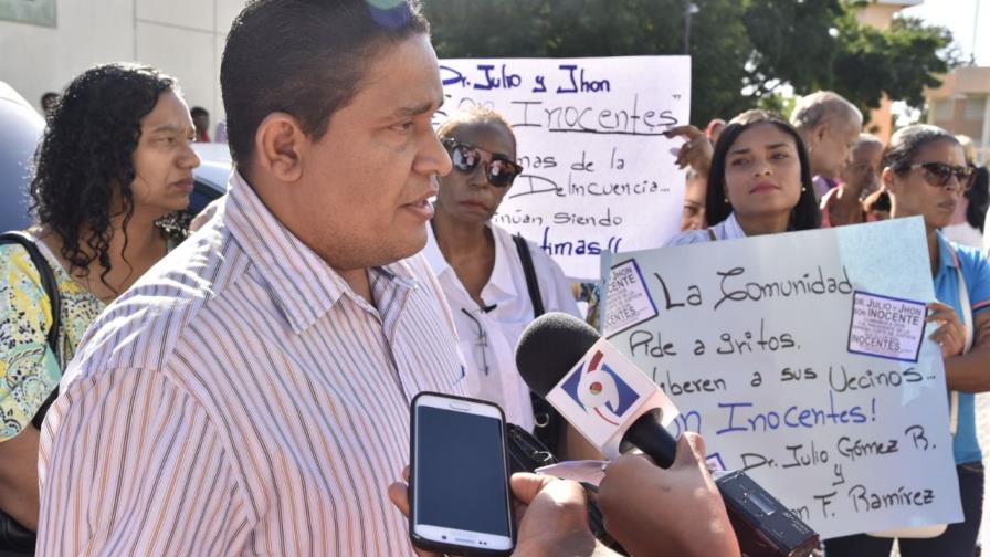 Busca salir de prisión médico detenido por linchamiento de supuesto delincuente