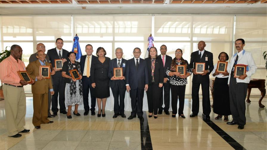 Poder Judicial concede Orden al Mérito Judicial a servidores destacados por su servicio Poder Judicial concede Orden al Mérito Judicial a servidores destacados por su servicio