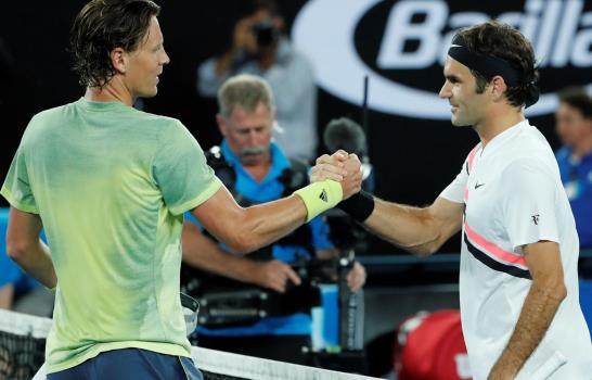 Federer pasa a semifinales de Australia, se medirá a Chung Federer pasa a semifinales de Australia, se medirá a Chung