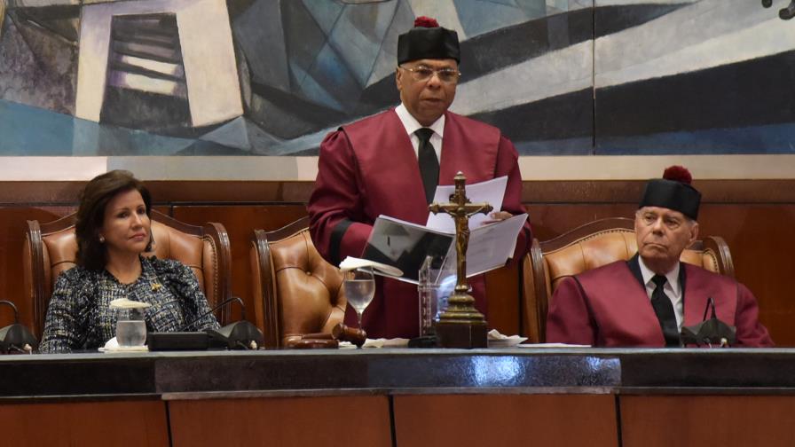 Milton Ray Guevara pide aprobar leyes que complementan Constitución