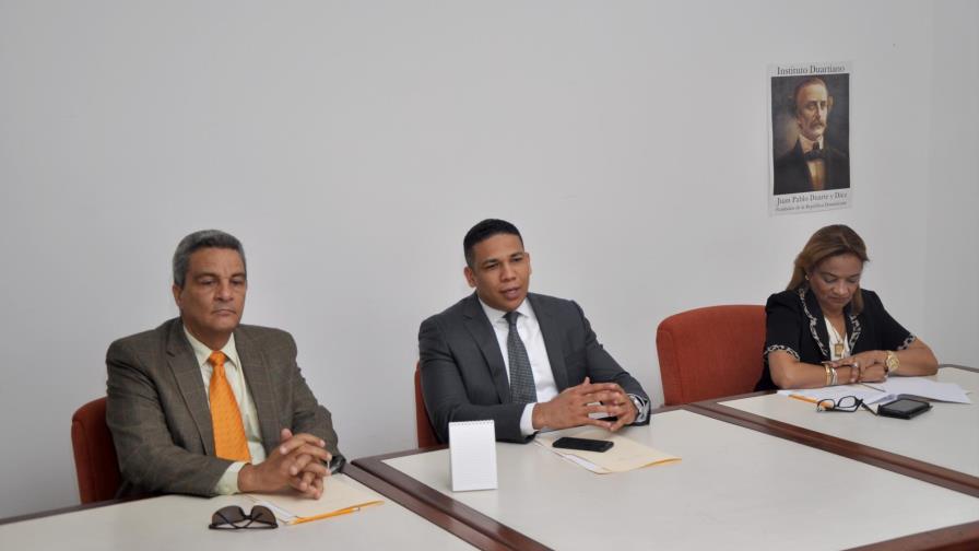 Suben salarios a carpinteros y plomeros Suben salarios a carpinteros y plomeros