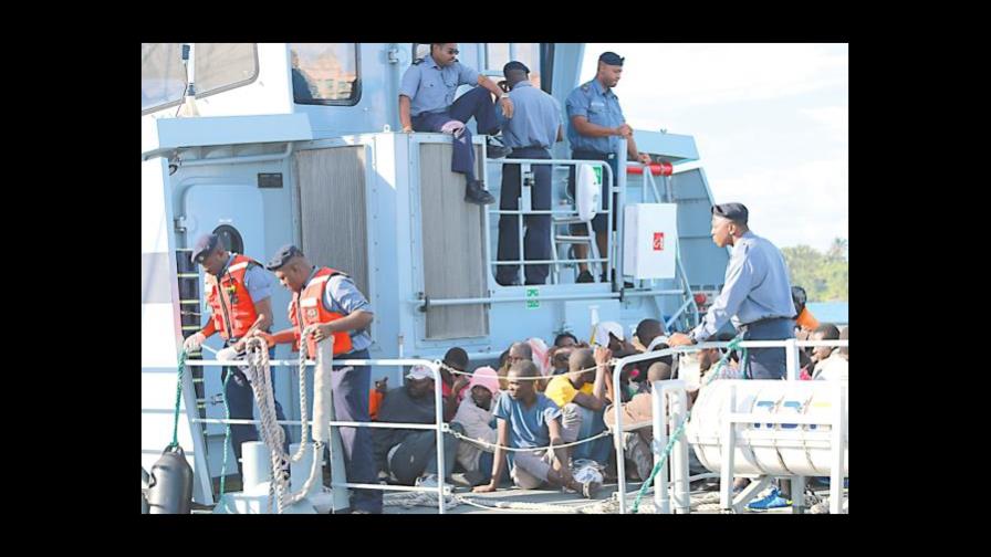 Detienen a 70 haitianos que trataban de llegar ilegalmente a Bahamas