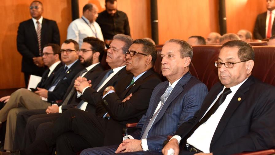 Causa sorpresa la presencia de Leonel en actos altas cortes