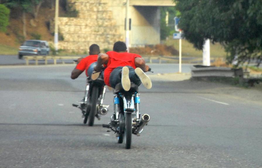 Apresan a ocho jóvenes por realizar carreras de motocicletas en Hato Mayor