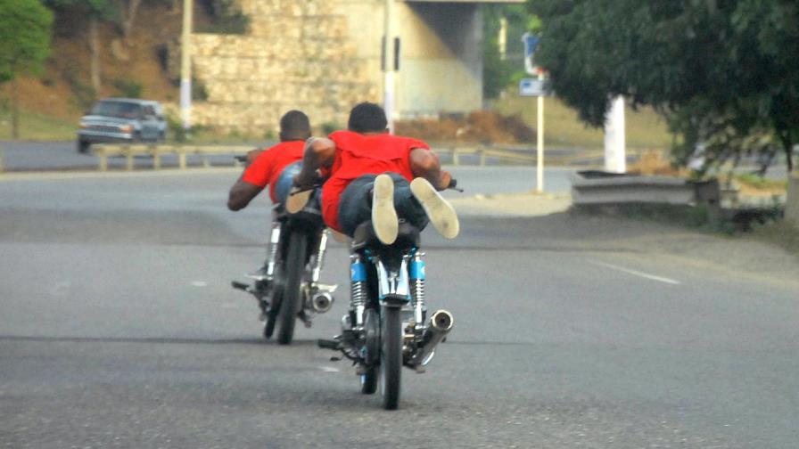 Apresan a ocho jóvenes por realizar carreras de motocicletas en Hato Mayor