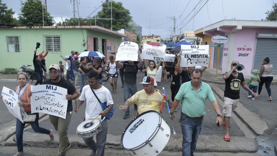 Demandan obras y servicios básicos en Cayetano Germosén, Espaillat