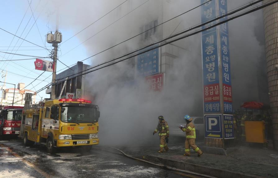 Mueren 31 personas por incendio en hospital de Corea del Sur 