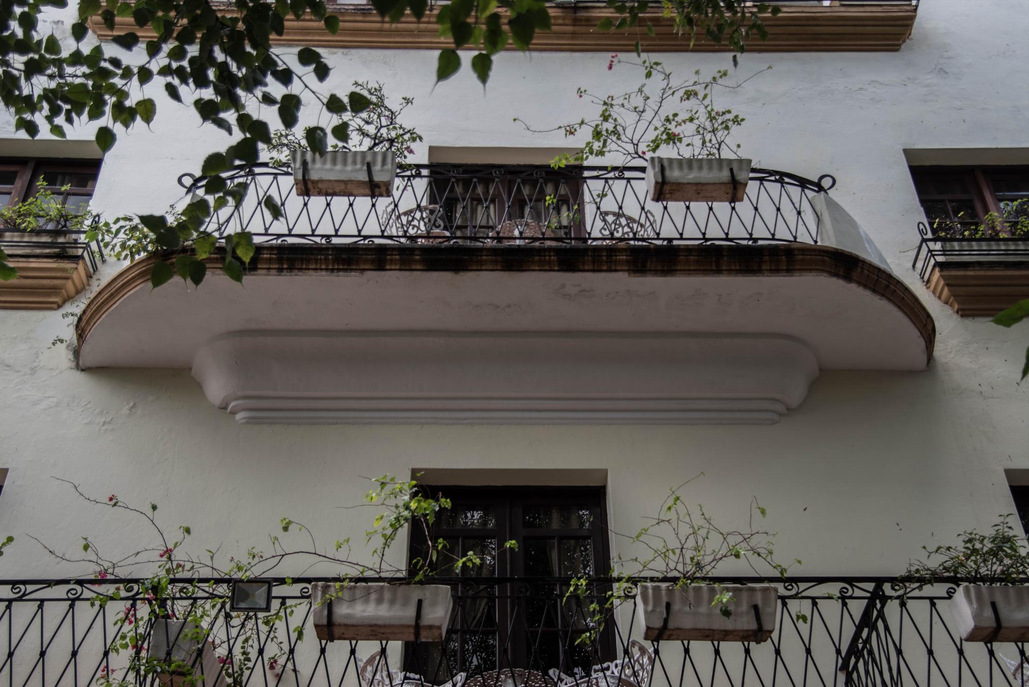Detalle arquitectónico de uno de los balcones.