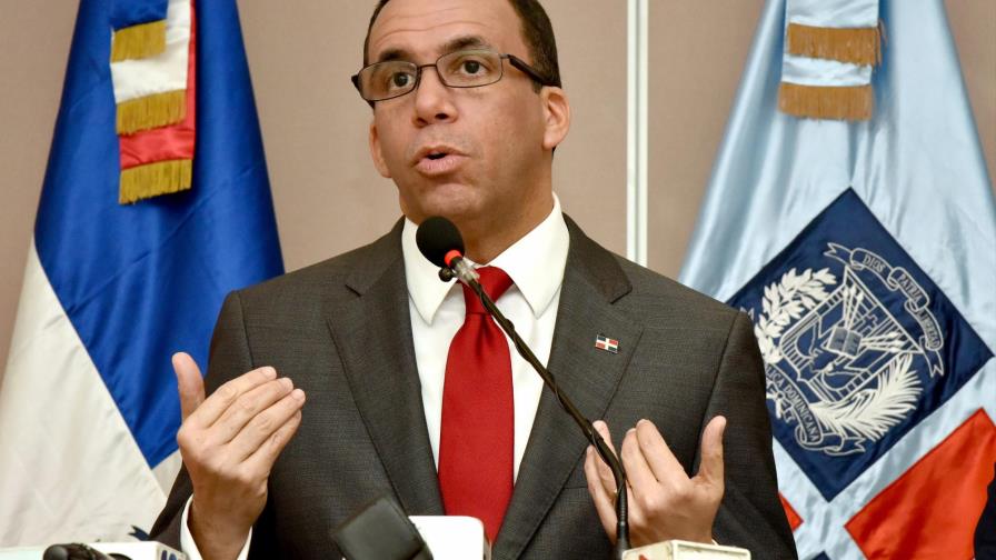 Ministerio de Educación ordena reconstruir y ampliar 670 centros educativos a nivel nacional 