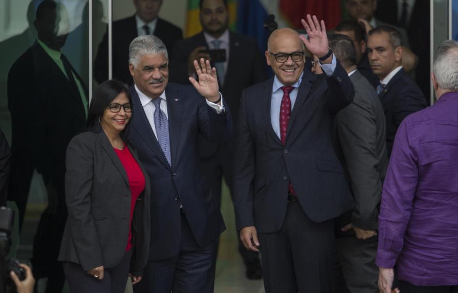 Gobierno y oposición de Venezuela siguen hoy diálogo en Cancillería