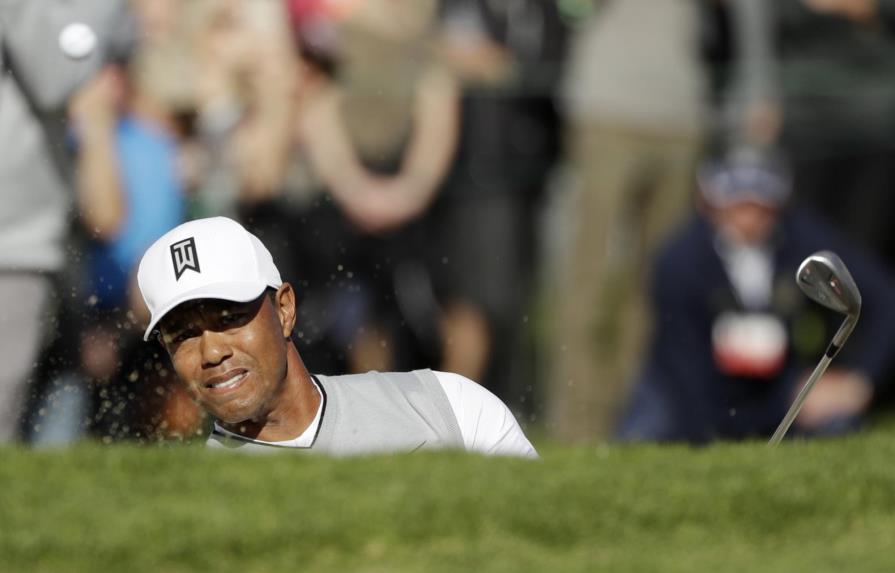 Tiger Woods firma un 70 en día impreciso en Torrey Pines