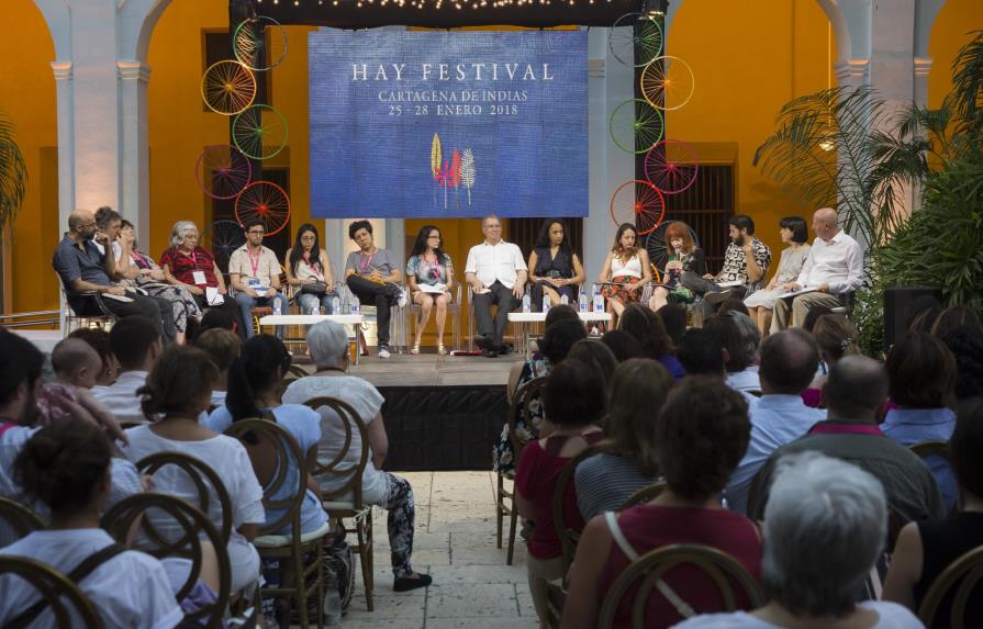 Escritor Frank Báez participa con éxito en festival Hay  Cartagena