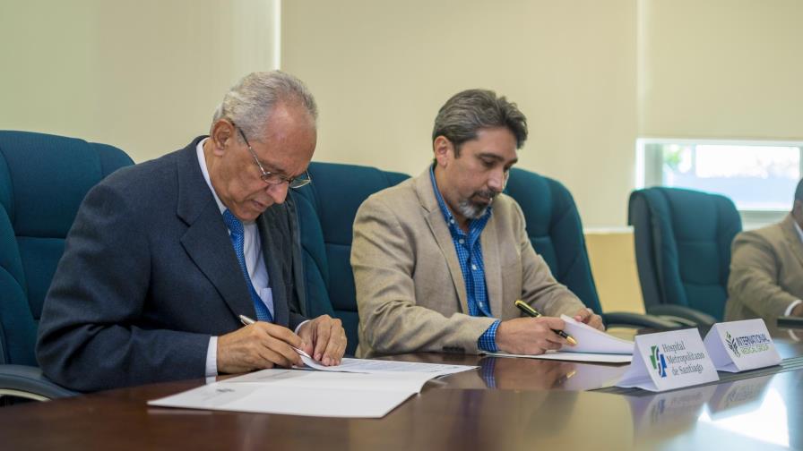 Hospital Metropolitano de Santiago e International Medical Group firman alianza estratégica 