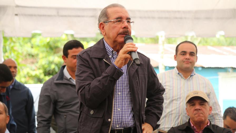 Presidente Danilo Medina apoya a cacaocultores de Villa Altagracia