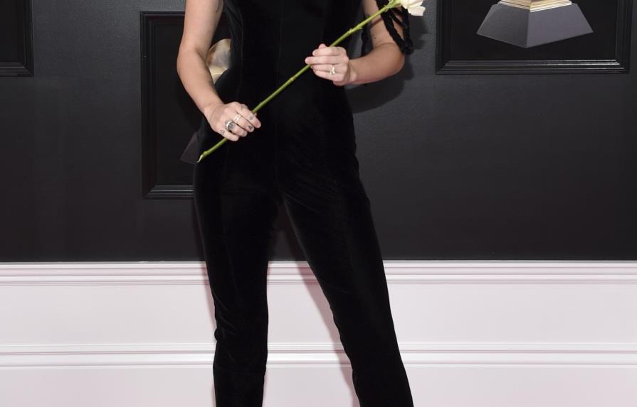 Las rosas blancas del #MeToo reinan en la alfombra roja de los Grammy