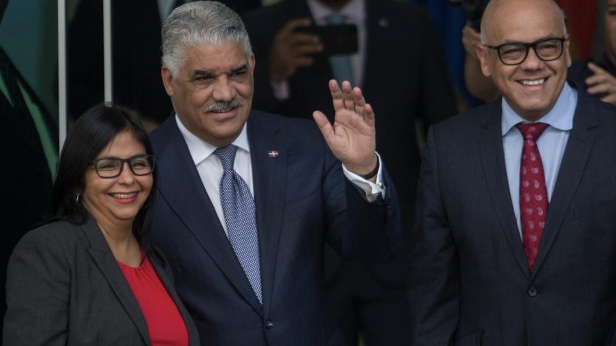 Gobierno y oposición venezolanos “cara a cara” en la Cancillería dominicana