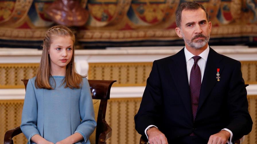 El rey Felipe cumple 50 años en plena crisis catalana