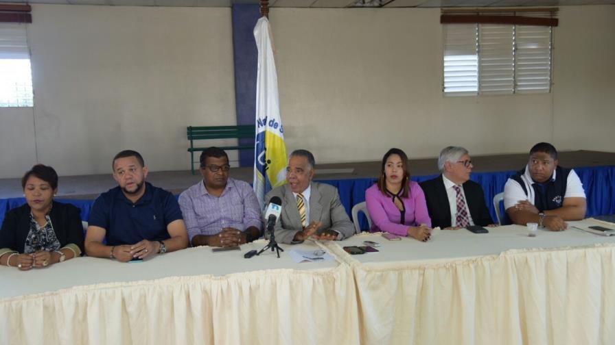 Suplidores advierten peligra almuerzo escolar por deuda de RD$3,000 millones Suplidores advierten peligra almuerzo escolar por deuda de RD$3,000 millones