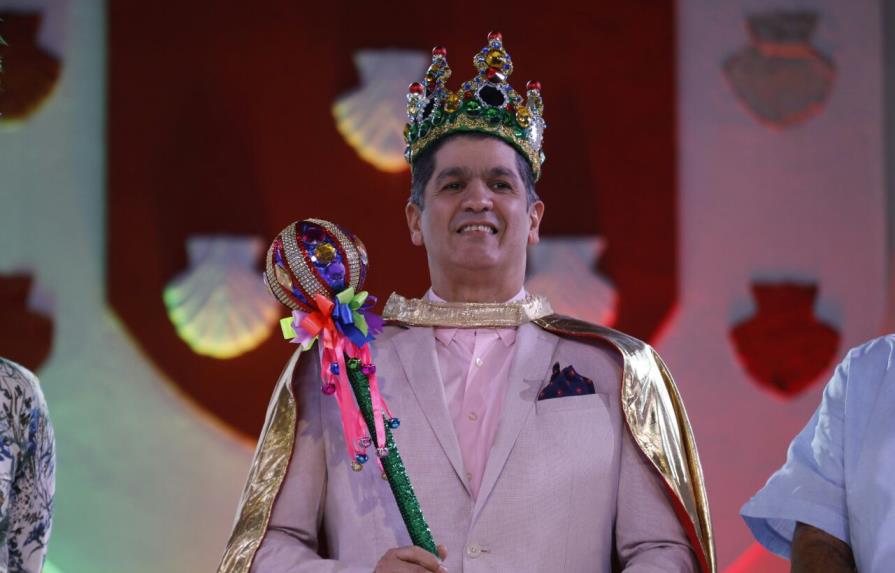 Escogen a Eddy Herrera como Rey Lechón del Carnaval Santiago 2018