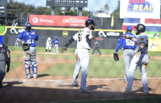 Las Águilas derrotan al Licey y ven más cerca el trofeo de campeón al colocar la serie final 3-2