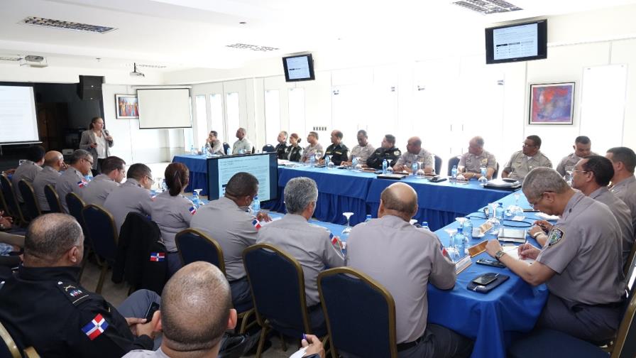 Consultora internacional elaborará manual de cargos y escala salarial a la Policía 