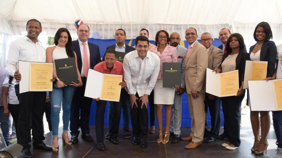 Ayuntamiento del Distrito Nacional podría comprar terrenos para acera
Cabildo dispuesto a comprar los metros que hacen falta para acera en la Kennedy 