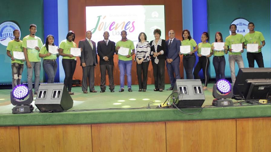 Gradúan 712 nuevos jóvenes líderes por el “Progreso y la Paz”