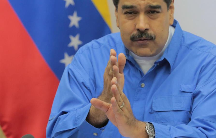 Maduro asegura que se firmó preacuerdo en diálogo y le hizo “correcciones”