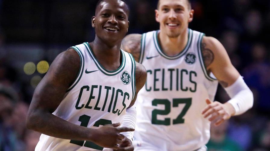 Rozier sustituye a Irving con triple-doble; Celtics arrollan a Knicks 