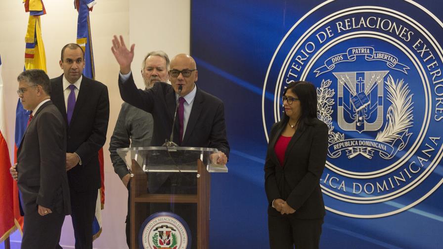 La oposición venezolana entra en fase de consulta 