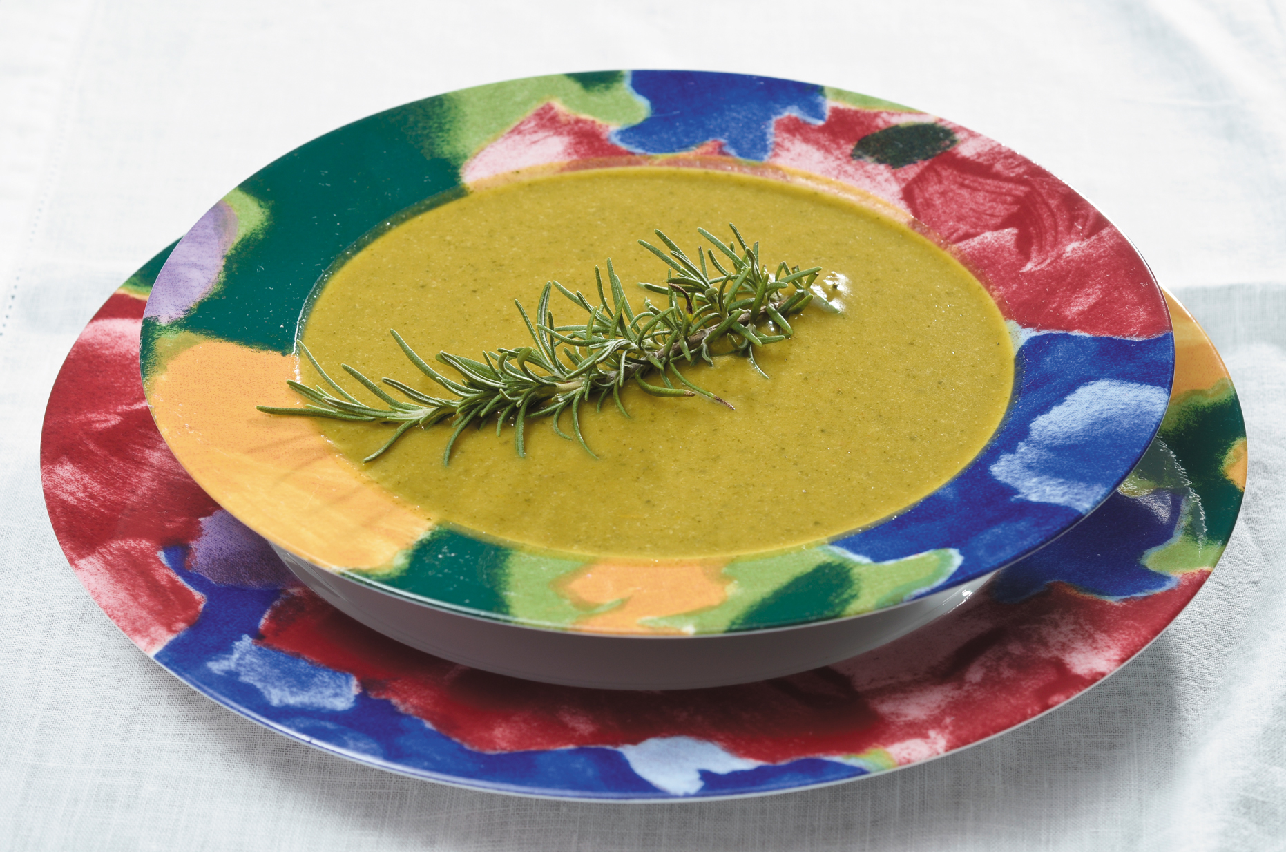 Sopa verde. Apio, puerro, ajíes morrones de todos los colores, perejil, cebolla, tayota, molondrones, vainita y ajo. *Puedes licuar o no, como prefieras.