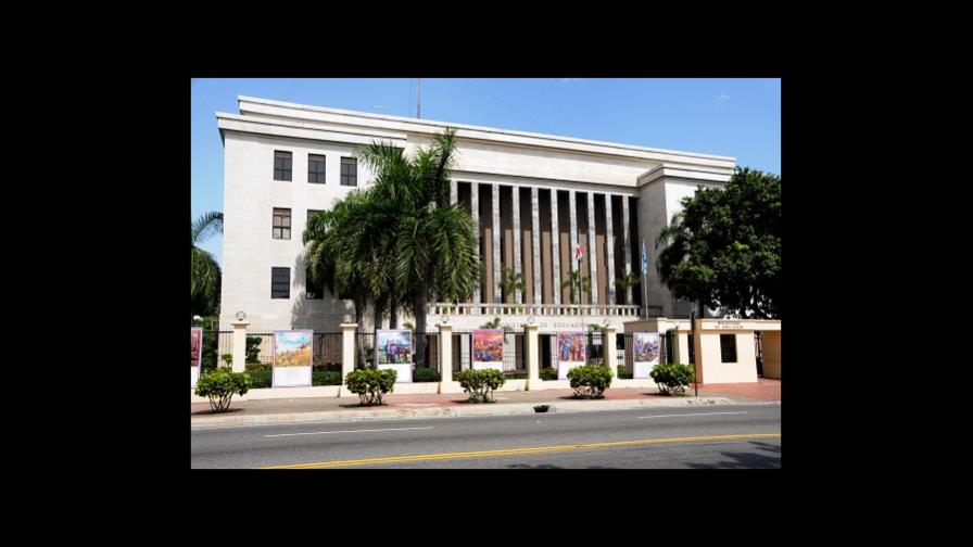 Minerd informa 1,369 se inscribieron para directores de distrito y regionales Minerd informa 1,369 se inscribieron para directores de distrito y regionales