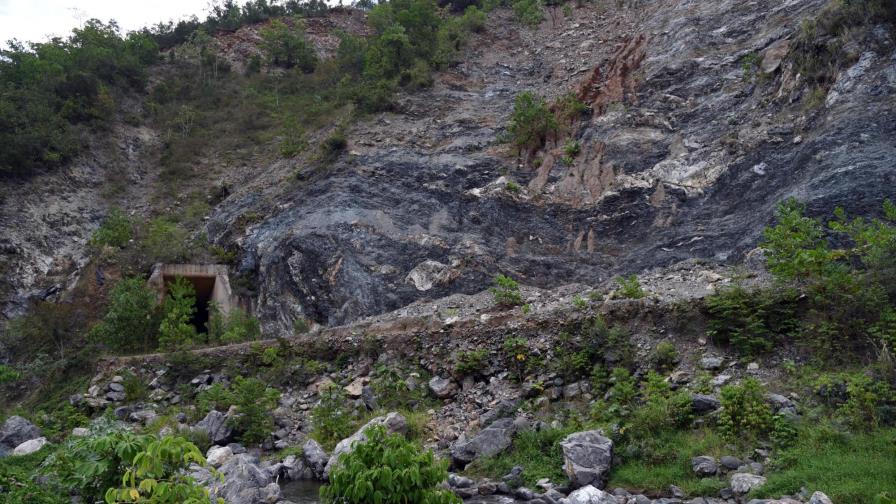 Senador Euclides Sánchez solicita al presidente Medina terminar presa de Guaigüí