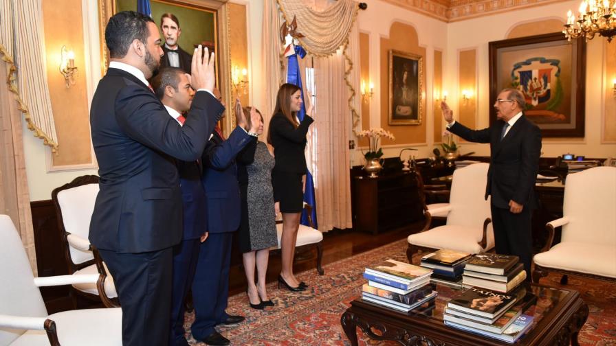 Presidente juramenta Comisión Reguladora de Prácticas Desleales en el Comercio Presidente juramenta Comisión Reguladora de Prácticas Desleales en el Comercio