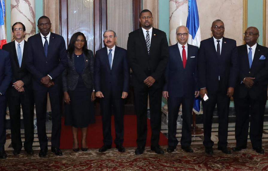 Presidente Danilo Medina recibe delegación de legisladores haitianos