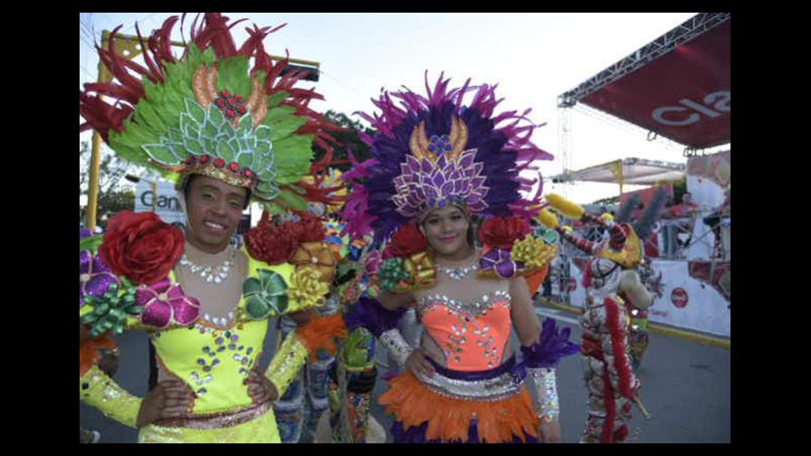 Se inician carnavales con gran asistencia Se inician carnavales con gran asistencia