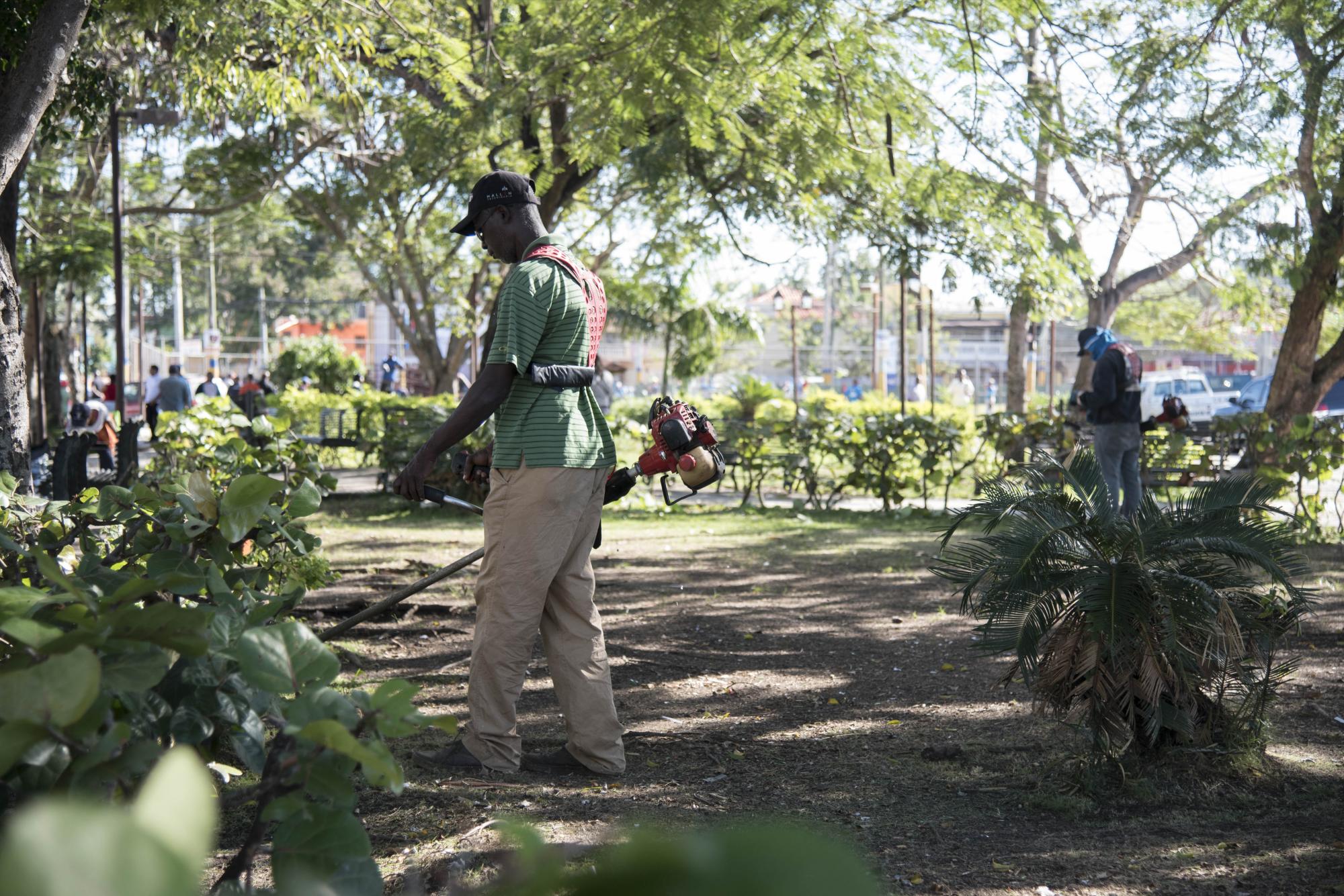 Trabajos de acondicionamiento del sector Villa Carmen, en Santo Domingo Este. 