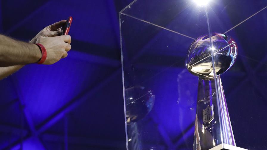 Eagles intentan destronar a los Pats en el Super Bowl Eagles intentan destronar a los Pats en el Super Bowl