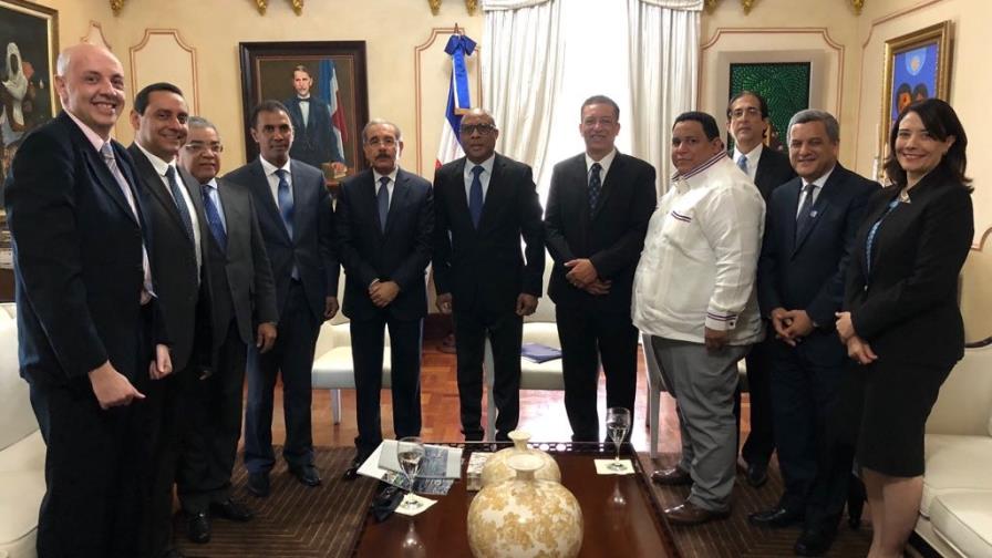 Danilo ordena al director de Presupuesto agilizar recursos para Dominicana Limpia