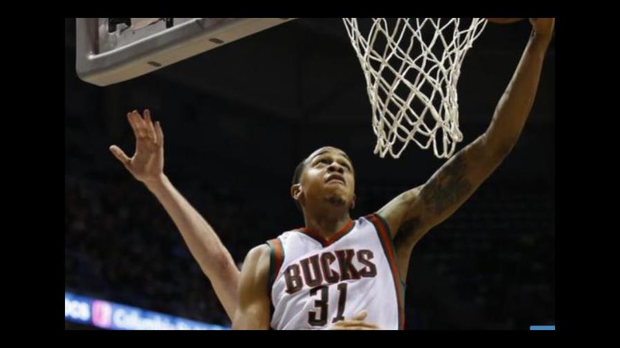 Bledsoe y Henson ponen de nuevo a Bucks en el camino ganador 