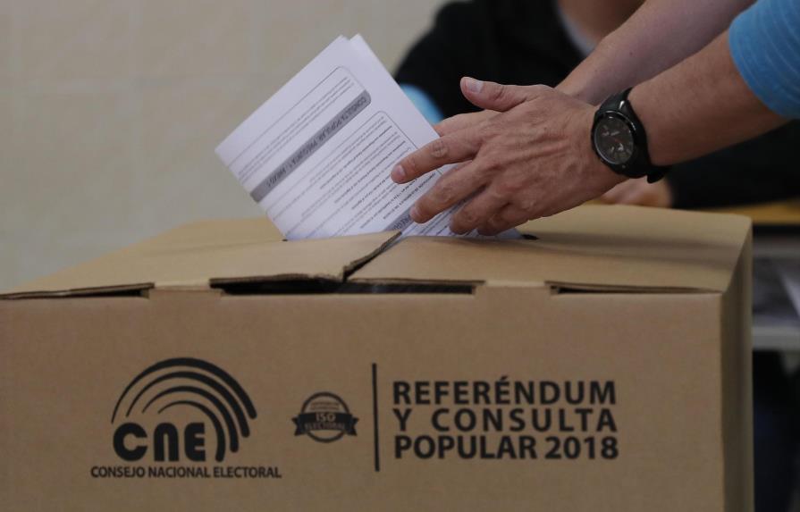 Recuento rápido de autoridad electoral da promedio 67,82% al “si” en Ecuador 