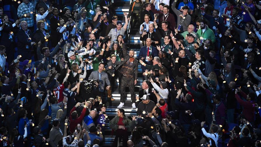Justin Timberlake hace renacer a Prince en el medio tiempo de la Super Bowl 