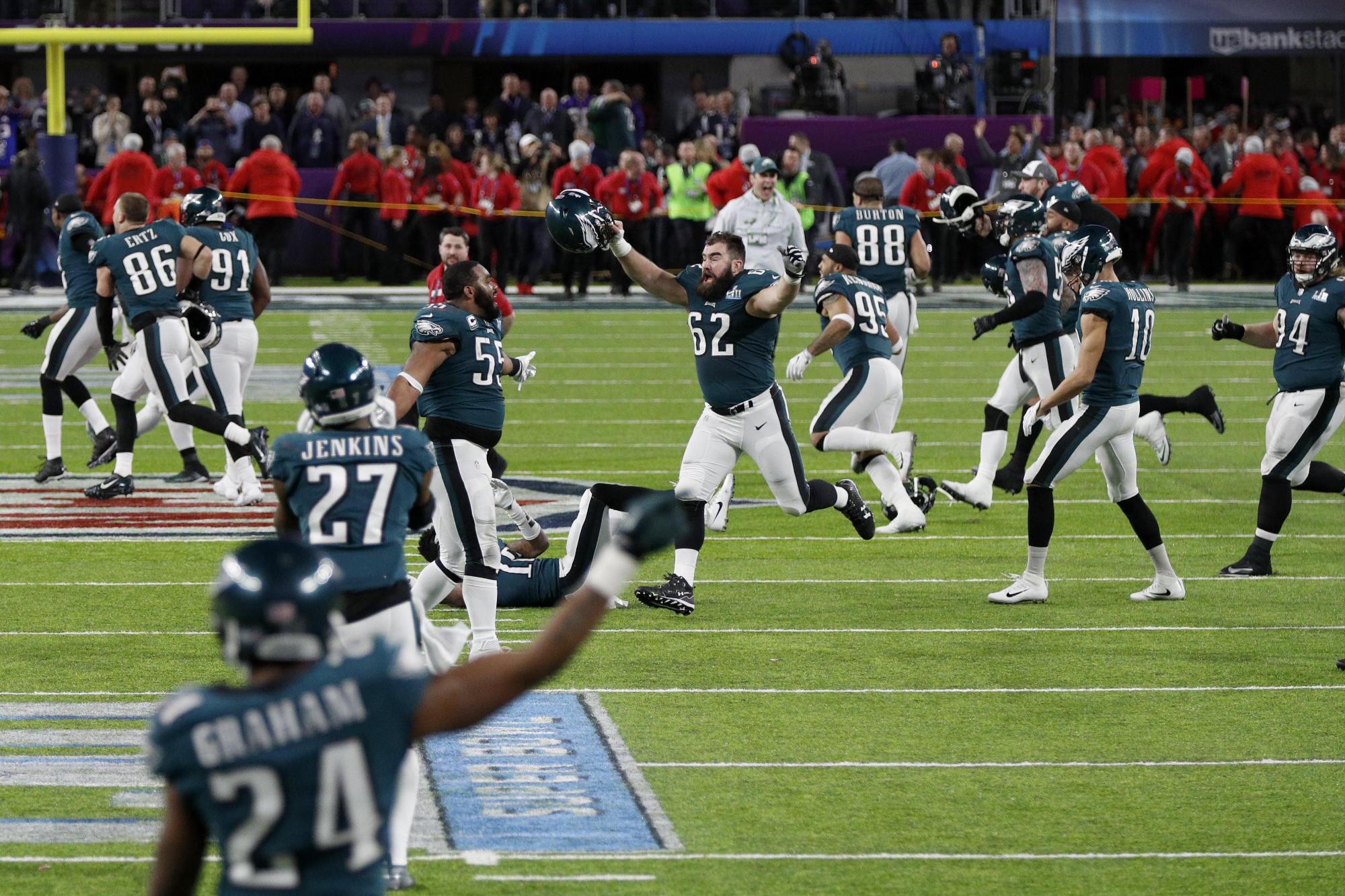 Philadelphia Eagles celebra después de ganar el Super Bowl 52 en el US Bank Stadium en Minneapolis, Minnesota, EE.UU., el 4 de febrero de 2018.